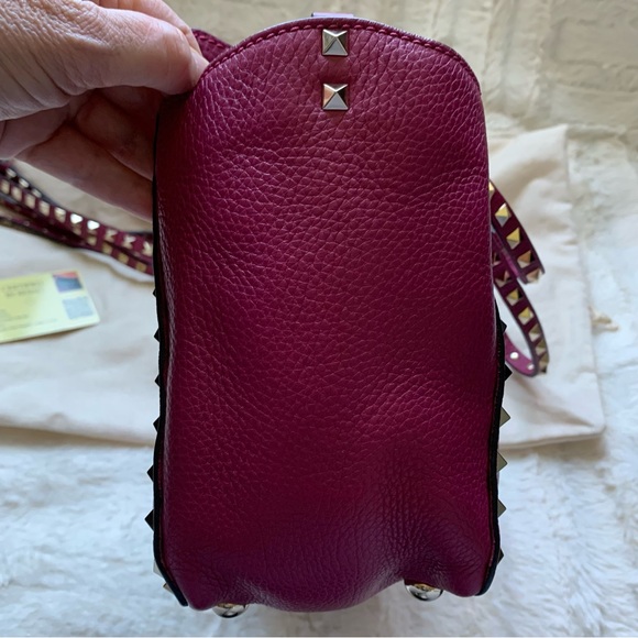 VALENTINO GARAVANI Rockstud Small GRAINY CALF SKIN Tote in MAGENTA - Picture 11 of 16